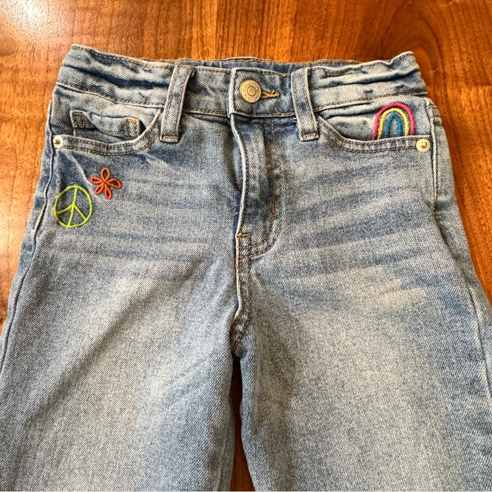 Bundle of 2 Cat & Jack Dark and Lt. Blue Adjustable Waist Jeans. Size Kid’s 6. - Picture 10 of 13